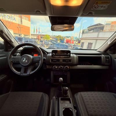 Mitsubishi L200 2025