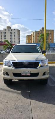 Toyota Hilux 2014