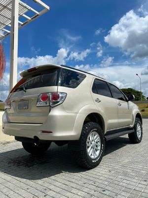 Toyota Fortuner 2014