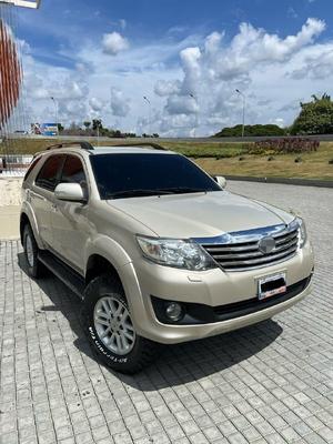 Toyota Fortuner 2014