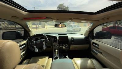 Toyota Sequoia 2016
