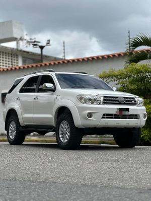 Toyota Fortuner 2012