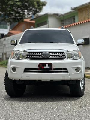 Toyota Fortuner 2012