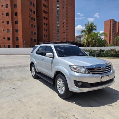 Toyota Fortuner 2015