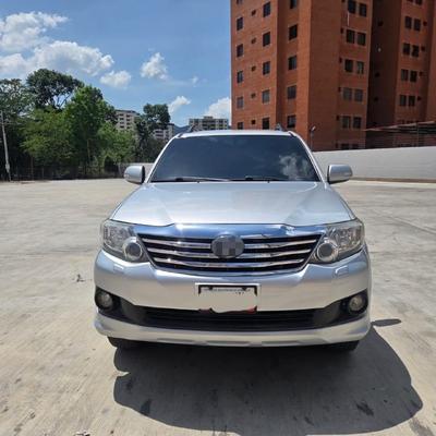 Toyota Fortuner 2015