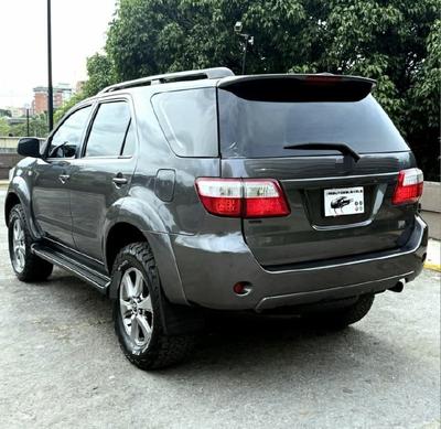 Toyota Fortuner 2012