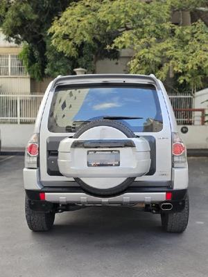 Mitsubishi Montero 2008