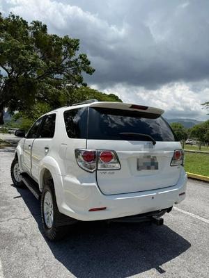 Toyota Fortuner 2012
