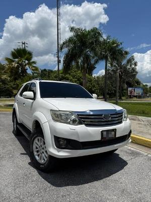 Toyota Fortuner 2012
