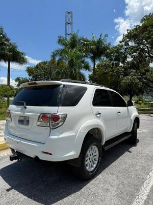 Toyota Fortuner 2012