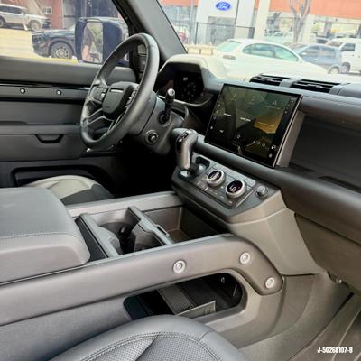 Land Rover Defender 2025