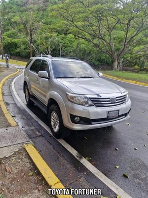 Toyota Fortuner 2014