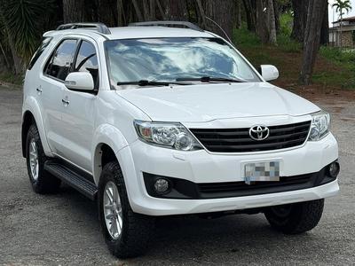 Toyota Fortuner 2012