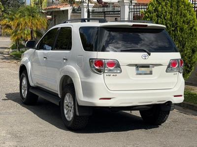 Toyota Fortuner 2012