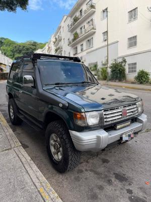Mitsubishi Montero 2007