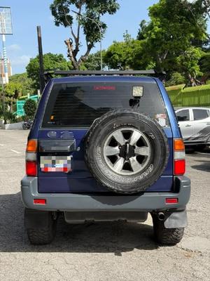Toyota Meru 2006
